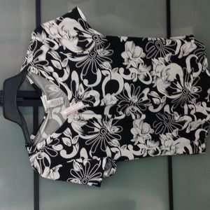 Black and white Top
